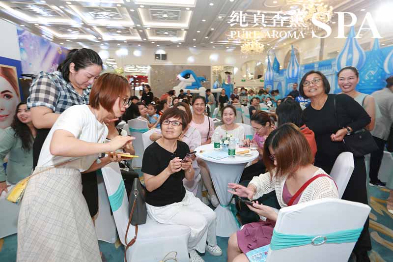 纯真冰雪奇缘公主大party现场嘉宾合影